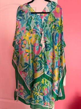 Pretty Persuasions Green Trim Floral Sheer Tunic